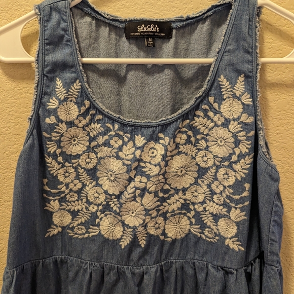 Lulu's mini - Picture 3 of 3